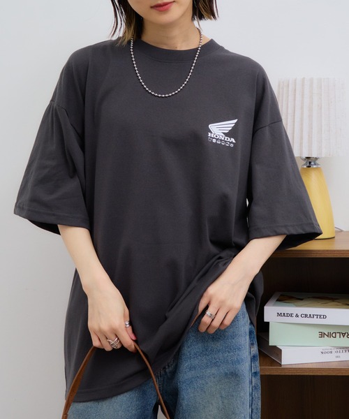 sanrio(サンリオ)の「【SANRIO/サンリオ】×【HONDA/ホンダ】フロッキー&サガラ刺繍 アートワークデザイン 半袖Tシャツ(Tシャツ/カットソー・メンズ・スミクロ/サックスブルー/ブラック/オフホワイト・M/L/LL)」の20枚目の写真