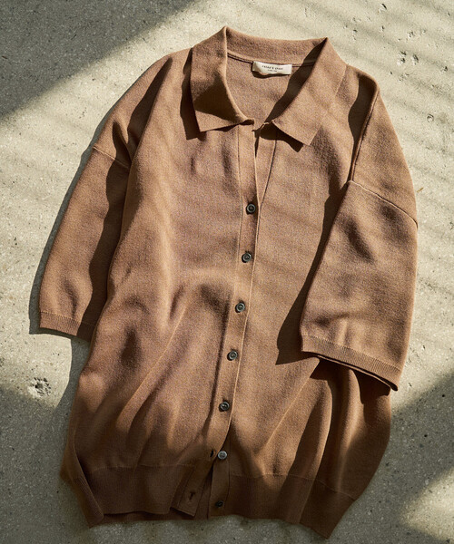 FREAK'S STORE（フリークスストア）の「限定展開　<接触冷感>ポロ衿 半袖 ニット ボタン カーディガン（カーディガン/ボレロ・レディース・オフホワイト/モカ/ブラック/ライトグレー/サーモンピンク/ネイビー・ﾌﾘ-）」の4枚目の写真