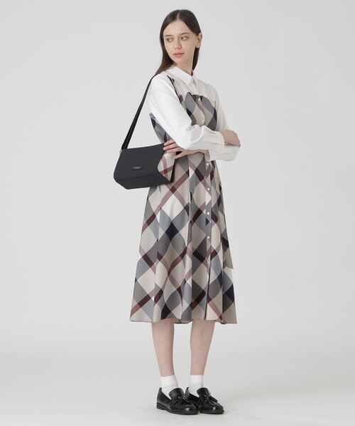 BLUE LABEL CRESTBRIDGE（ブルーレーベルクレストブリッジ）の「パーシャルクレストブリッジチェックPVCミニショルダー（ショルダーバッグ・レディース・ブラック・FREE）」の7枚目の写真