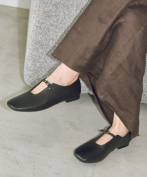 REMME(レメ)の「REMME/レメ MINIBELT FLAT(その他シューズ・レディース・ベージュ/ブラック・23.5cm/24cm/23cm/24.5cm)」の1枚目の写真