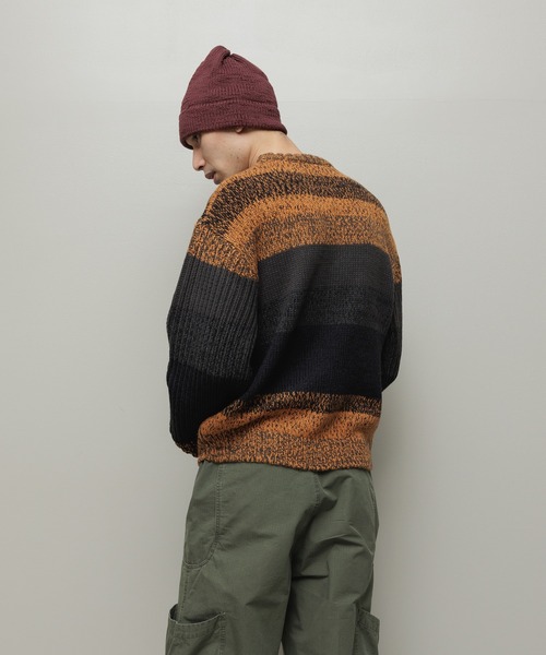 BAL（バル）の「GRADATION STRIPE CREWNECK SWEATER（ニット/セーター・メンズ・ブルー/グリーン/オレンジ・3/2/1）」の10枚目の写真