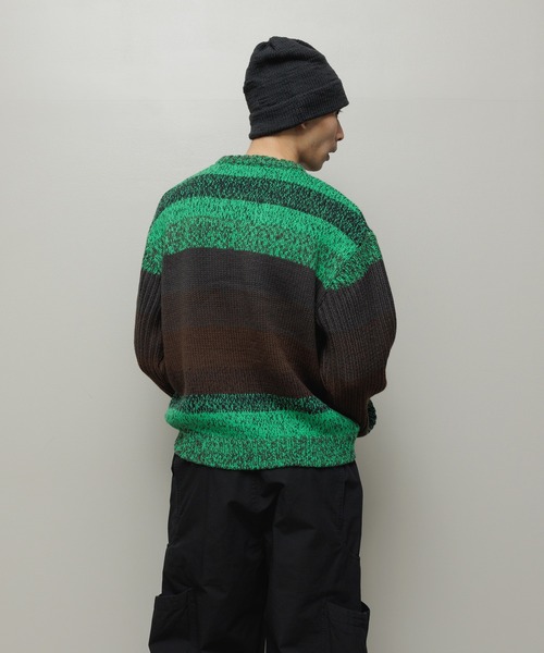 BAL（バル）の「GRADATION STRIPE CREWNECK SWEATER（ニット/セーター・メンズ・ブルー/グリーン/オレンジ・3/2/1）」の5枚目の写真