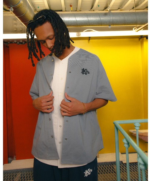 KEBOZ（ケボズ）の「EFG TENJIKU BASEBALL JERSEY（シャツ/ブラウス・メンズ・ネイビー/カモフラージュ/ホワイト/グレー/チャコールグレー/ブラック・S/M/L/XL/2XL）」の4枚目の写真