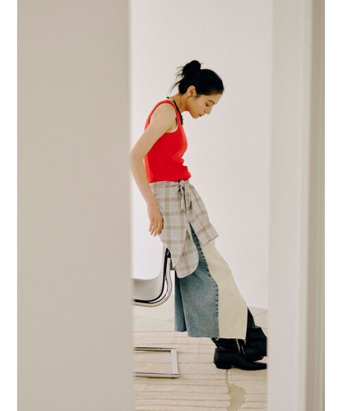 Ungrid(アングリッド)の「リメイクデザインデニムスカート(スカート・レディース・ブルー・MEDIUM/SMALL)」の4枚目の写真