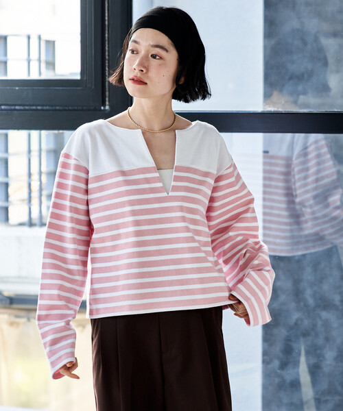 FREAK'S STORE(フリークスストア)の「CHANTECLAIR/シャントクレール 別注 バスクボーダー Vネックプルオーバー/バスクシャツ(Tシャツ/カットソー・レディース・ピンク/ナチュラル・フリ-)」の5枚目の写真