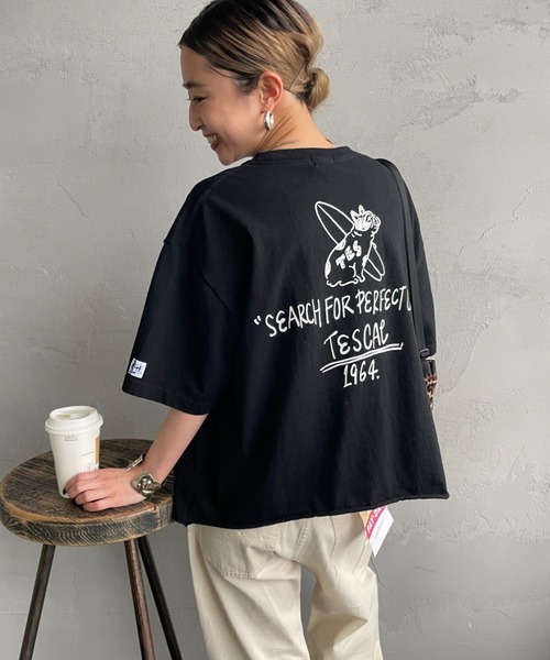The Endless Summer（エンドレスサマー）の「[THE ENDLESS SUMMER/エンドレスサマー] 別注 手書き風ロゴ BUHIバックプリント カットオフTシャツ（Tシャツ/カットソー・レディース・ネイビー/ホワイト/ブラック/グレー・F）」の2枚目の写真