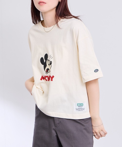 DISCUS(ディスカス)の「【DISCUS×MICKEY MOUSE】ショート丈Tシャツ(Tシャツ/カットソー・レディース・ホワイト/スミクロ・M)」の1枚目の写真