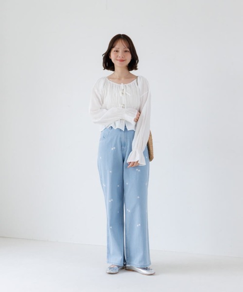 flower（フラワー）の「ブルームエンブロイダリーパンツ（デニムパンツ・レディース・ライトブルー/ブルー系その他・SMALL/MEDIUM）」の15枚目の写真