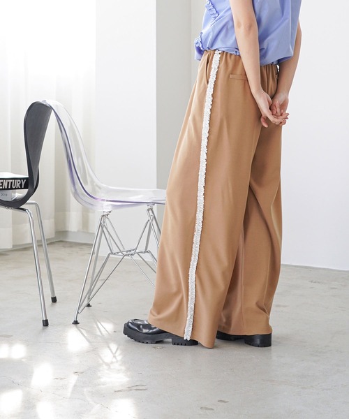 mili an deni（ミリアンデニ）の「サイドフリルイージーパンツ（その他パンツ・レディース・グレー/ブラック/ベージュ・M）」の15枚目の写真