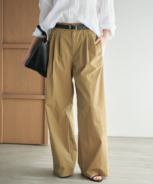 plage(プラージュ)の「parachute slax パンツ(その他パンツ・レディース・ホワイト/キャメル・34/36/38)」の2枚目の写真