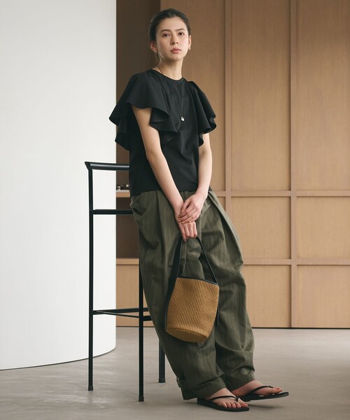 BEAUTY&YOUTH UNITED ARROWS(ビューティーアンドユースユナイテッドアローズ)の「【WEB限定】ラッフル フリルスリーブプルオーバー 遮熱 吸水速乾(Tシャツ/カットソー・レディース・ライトブルー/ブラック/オレンジ/オフホワイト・FREE)」の2枚目の写真
