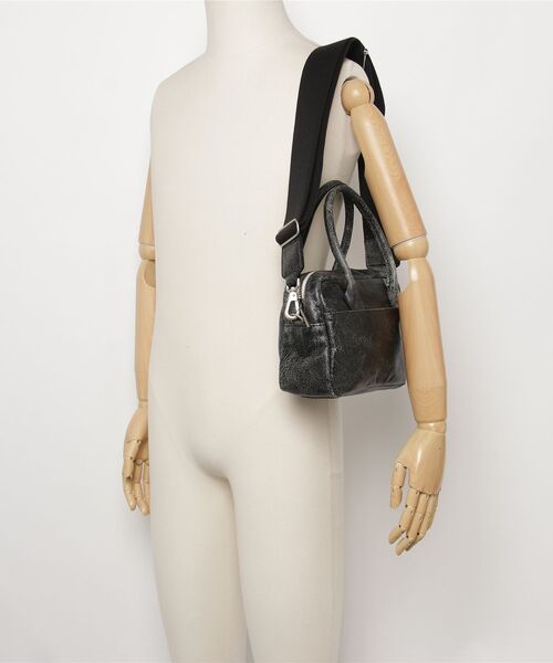 POMTATA（ポンタタ）の「POMTATA/ポンタタ/VNT SQUARE BOSTON BAG（ボストンバッグ・レディース・ブラック/シルバー・F）」の7枚目の写真