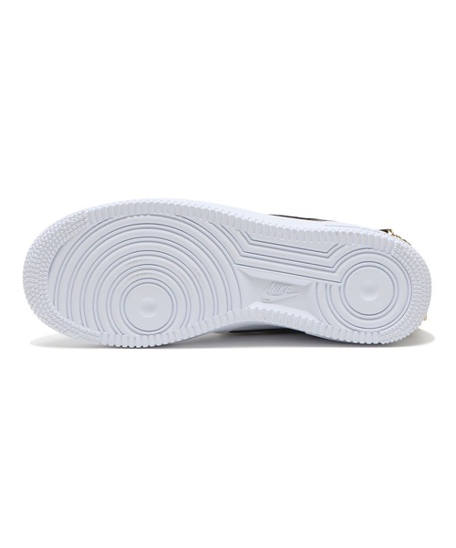 NIKE(ナイキ)の「W AIR FORCE 1 '07 IR0872-001(スニーカー・レディース・ブラック・29.0cm/28.0cm/27.5cm/27.0cm/26.5cm/26.0cm/25.5cm/25.0cm/24.5cm/24.0cm/23.5cm/23.0cm/22.5cm/22.0cm/28.5cm)」の7枚目の写真