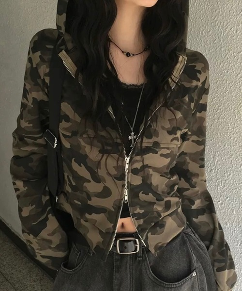 Alvia(アルビア)の「カモフラージュショート丈パーカー(Tシャツ/カットソー・レディース・カーキ・M)」の3枚目の写真