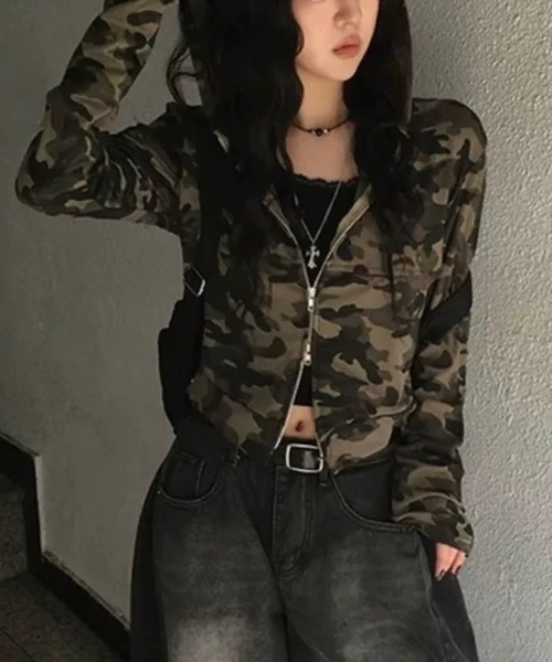 Alvia(アルビア)の「カモフラージュショート丈パーカー(Tシャツ/カットソー・レディース・カーキ・M)」の4枚目の写真