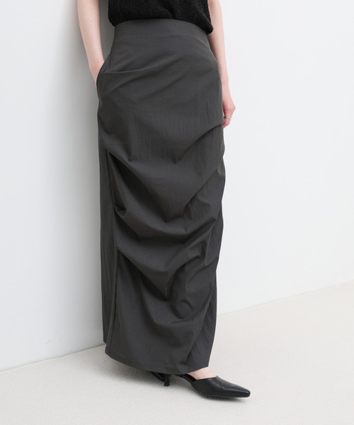 select MOCA(セレクトモカ)の「【サイズ展開あり】ドレープタイトスカート(スカート・レディース・アイボリー/スミクロ・LARGE/MEDIUM)」の1枚目の写真