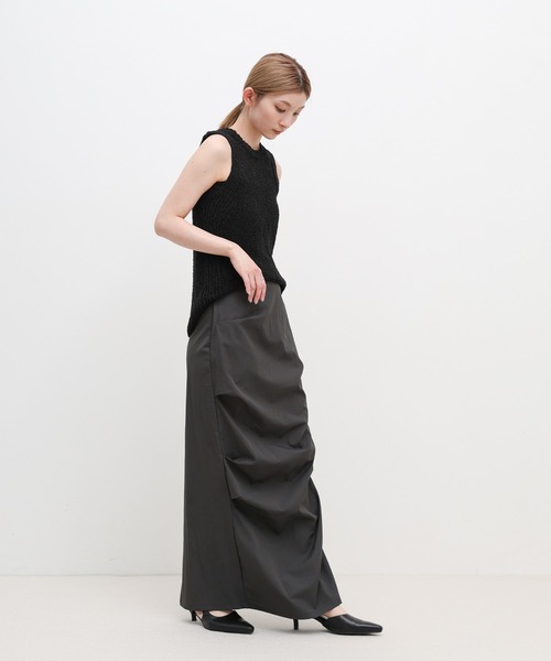 select MOCA(セレクトモカ)の「【サイズ展開あり】ドレープタイトスカート(スカート・レディース・アイボリー/スミクロ・LARGE/MEDIUM)」の3枚目の写真