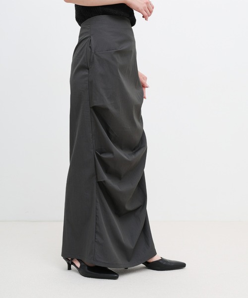 select MOCA(セレクトモカ)の「【サイズ展開あり】ドレープタイトスカート(スカート・レディース・アイボリー/スミクロ・LARGE/MEDIUM)」の8枚目の写真