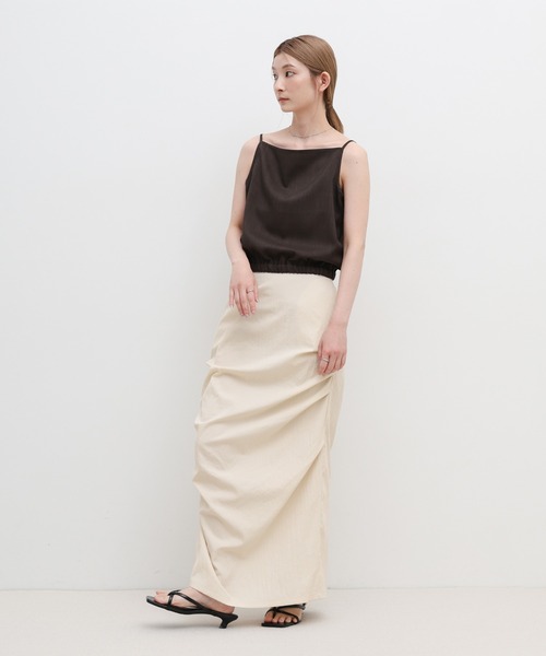 select MOCA(セレクトモカ)の「【サイズ展開あり】ドレープタイトスカート(スカート・レディース・アイボリー/スミクロ・LARGE/MEDIUM)」の4枚目の写真