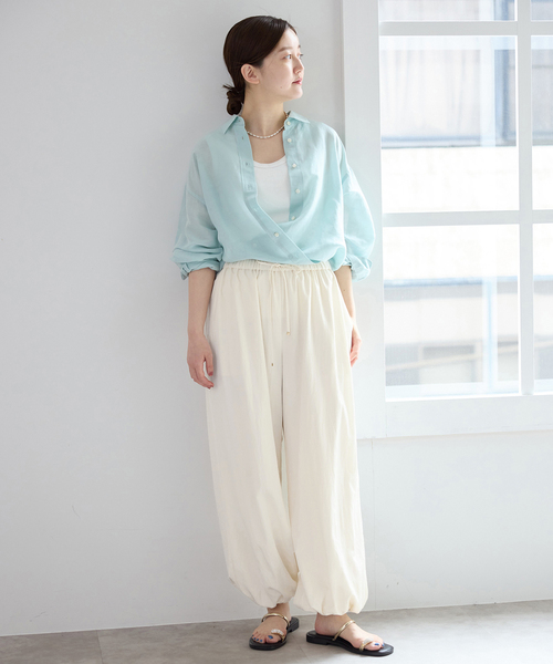 IENA(イエナ)の「ウォッシャブルタフタバルーンパンツ(その他パンツ・レディース・ホワイト/ブラック・36/38)」の4枚目の写真