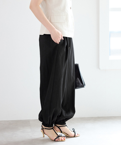 IENA(イエナ)の「ウォッシャブルタフタバルーンパンツ(その他パンツ・レディース・ホワイト/ブラック・36/38)」の8枚目の写真