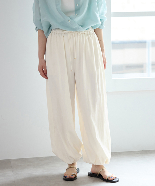 IENA(イエナ)の「ウォッシャブルタフタバルーンパンツ(その他パンツ・レディース・ホワイト/ブラック・36/38)」の16枚目の写真