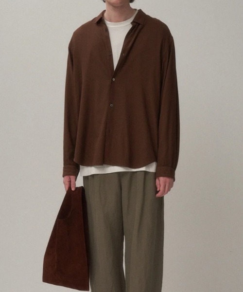 ATON（エイトン）の「ATON (エイトン)COTTON SILK VIERA | LOOSE FIT SHIRT（シャツ/ブラウス・メンズ・モスグリーン/キャメル・4/6）」の6枚目の写真