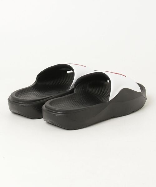 JORDAN BRAND(ジョーダンブランド)の「【別注】ジョーダン ジョーダン フランチャイズ スライド 限定コラボ(スニーカー・メンズ・ホワイト×レッド・25.0cm/26.0cm/27.0cm/28.0cm/29.0cm/30.0cm)」の2枚目の写真