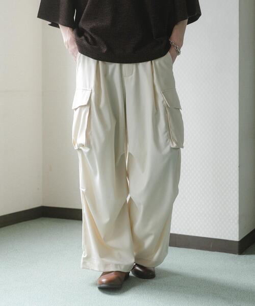 SENSE OF PLACE by URBAN RESEARCH（センスオブプレイスバイアーバンリサーチ）の「ワイドカーゴパンツ（その他パンツ・メンズ・チャコールグレー/オリーブ/アイボリー/ブラック・X-SMALL/MEDIUM/LARGE/SMALL）」の5枚目の写真