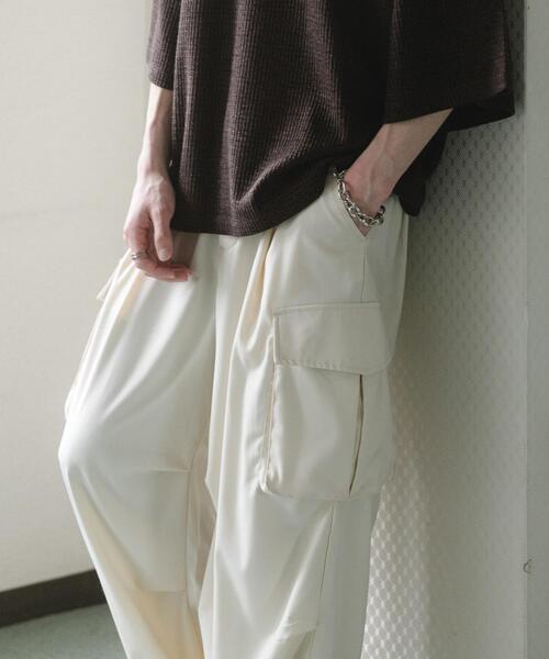 SENSE OF PLACE by URBAN RESEARCH（センスオブプレイスバイアーバンリサーチ）の「ワイドカーゴパンツ（その他パンツ・メンズ・チャコールグレー/オリーブ/アイボリー/ブラック・X-SMALL/MEDIUM/LARGE/SMALL）」の8枚目の写真
