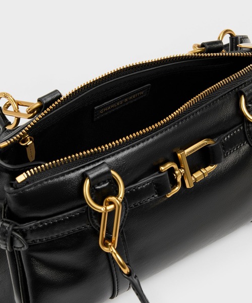 CHARLES & KEITH(チャールズ & キース)の「Gwynne グウィン メタリックアクセント イーロンゲイティド ショルダーバッグ(トートバッグ・レディース・チョコ/クリーム/ブラック・M)」の16枚目の写真