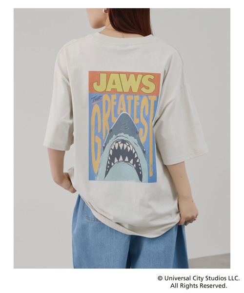 Mac-House（マックハウス）の「MOVIE T-Shirt ヴィンテージライク ムービーグラフィック 半袖Tシャツ（Tシャツ/カットソー・メンズ・グレー系1/ホワイト/ホワイト系4/スミクロ/ホワイト系/グレー系2/ホワイト系1/ホワイト系2/グレー系3/グレー系4/グレー系/ホワイト系3・M/L/XL）」の2枚目の写真