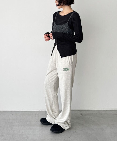 CANAL JEAN(キャナルジーン)の「DISCUS ATHLETIC フレアスウェットパンツ(スウェットパンツ・レディース・オートミール/イエロー・ONE SIZE)」の4枚目の写真