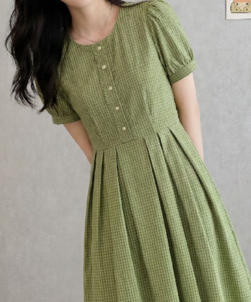 LUCPY(ラクピー)の「タックフレアワンピース(ワンピース・レディース・グリーン・X-LARGE/LARGE/MEDIUM/SMALL)」の2枚目の写真
