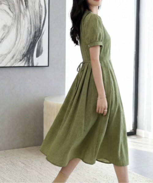 LUCPY(ラクピー)の「タックフレアワンピース(ワンピース・レディース・グリーン・X-LARGE/LARGE/MEDIUM/SMALL)」の3枚目の写真