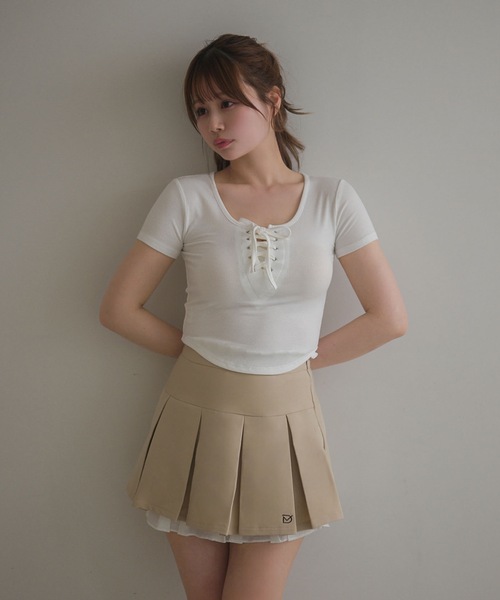 M DOLLY(エムドリー)の「Front lace up zoe rib tops / フロントレースアップゾーイリブトップス(Tシャツ/カットソー・レディース・ブラック/グレー/ホワイト/ベージュ・FREE)」の6枚目の写真