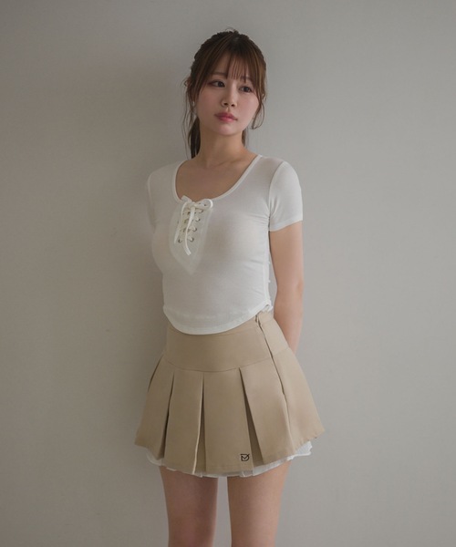 M DOLLY(エムドリー)の「Front lace up zoe rib tops / フロントレースアップゾーイリブトップス(Tシャツ/カットソー・レディース・ブラック/グレー/ホワイト/ベージュ・FREE)」の8枚目の写真