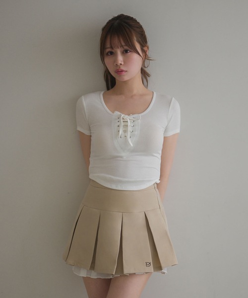 M DOLLY(エムドリー)の「Front lace up zoe rib tops / フロントレースアップゾーイリブトップス(Tシャツ/カットソー・レディース・ブラック/グレー/ホワイト/ベージュ・FREE)」の9枚目の写真