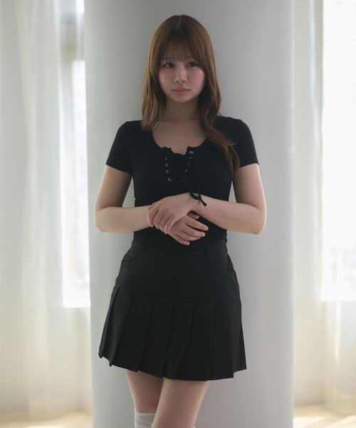 M DOLLY(エムドリー)の「Front lace up zoe rib tops / フロントレースアップゾーイリブトップス(Tシャツ/カットソー・レディース・ブラック/グレー/ホワイト/ベージュ・FREE)」の13枚目の写真