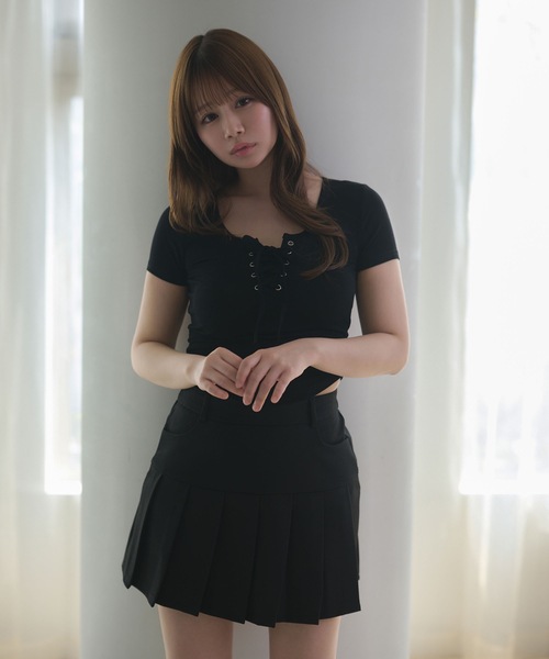 M DOLLY(エムドリー)の「Front lace up zoe rib tops / フロントレースアップゾーイリブトップス(Tシャツ/カットソー・レディース・ブラック/グレー/ホワイト/ベージュ・FREE)」の15枚目の写真