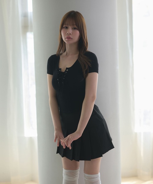 M DOLLY(エムドリー)の「Front lace up zoe rib tops / フロントレースアップゾーイリブトップス(Tシャツ/カットソー・レディース・ブラック/グレー/ホワイト/ベージュ・FREE)」の16枚目の写真
