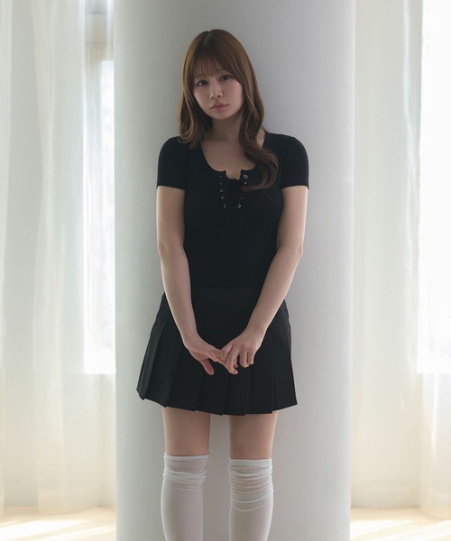 M DOLLY(エムドリー)の「Front lace up zoe rib tops / フロントレースアップゾーイリブトップス(Tシャツ/カットソー・レディース・ブラック/グレー/ホワイト/ベージュ・FREE)」の18枚目の写真