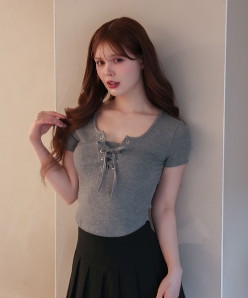 M DOLLY(エムドリー)の「Front lace up zoe rib tops / フロントレースアップゾーイリブトップス(Tシャツ/カットソー・レディース・ブラック/グレー/ホワイト/ベージュ・FREE)」の20枚目の写真