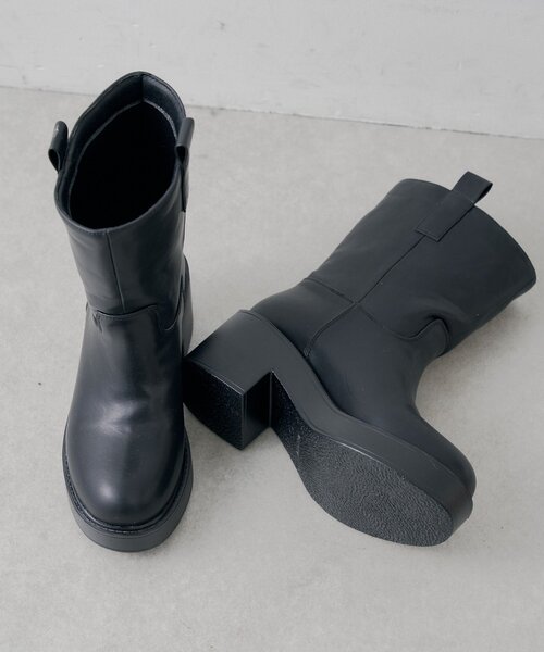 Chico(チコ)の「チャーム付きミドルブーツ(ブーツ・レディース・ベージュ系その他3/ブラック・SMALL/LARGE/MEDIUM)」の11枚目の写真