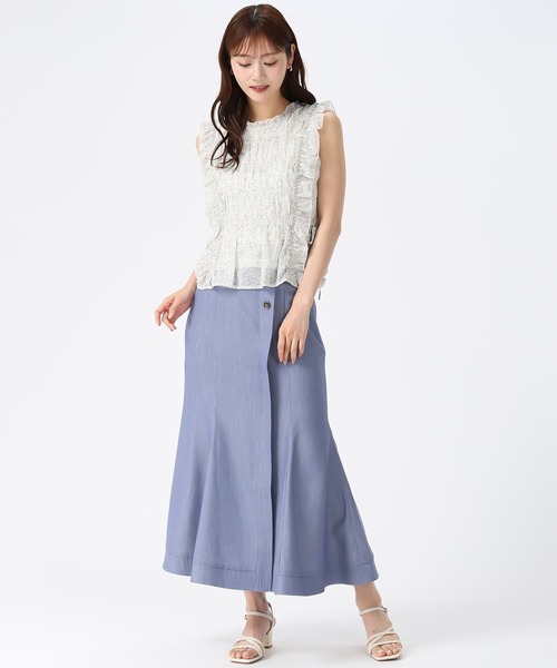 MISCH MASCH(ミッシュマッシュ)の「2026春夏新作 小花柄シャーリングノースリブラウス(シャツ/ブラウス・レディース・イエロー/ホワイト/ブルー・フリ-)」の7枚目の写真