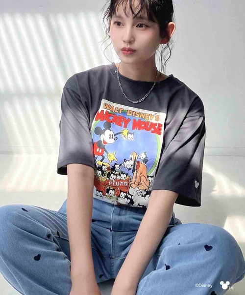 AS KNOW AS plus(アズノゥアズプラス)の「〇Disney / アソートTシャツ 【Disney(ディズニー)】(Tシャツ/カットソー・レディース・アイボリー/サックスブルー/チャコールグレー/杢グレー/ホワイト系/グレー系/アイボリー系/サックスブルー系・FREE)」の1枚目の写真