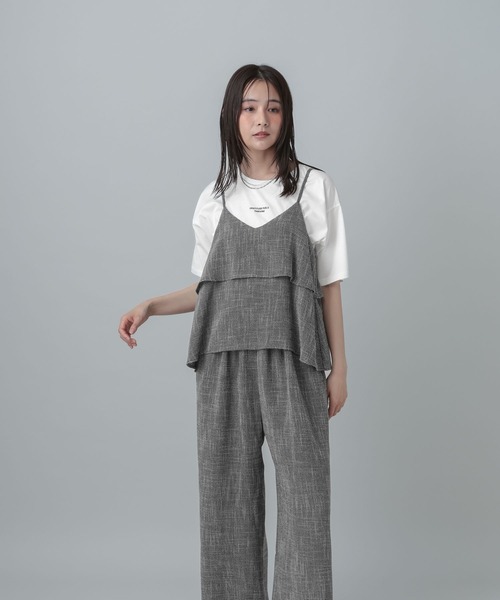 GLOBAL WORK（グローバルワーク）の「MATINEE LINE/カラミリネンライクサロペット/670042（サロペット/オーバーオール・レディース・ブラック×ホワイト/ベージュ/ブラウン系8・MEDIUM/LARGE）」の2枚目の写真