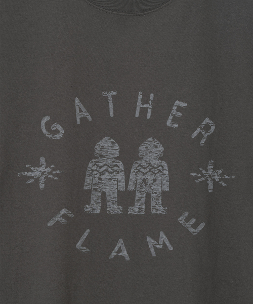 Millo Archive（ミロ アーカイブ）の「ギャザー フレーム Tシャツ [チャコール]（Tシャツ/カットソー・メンズ・その他・MEDIUM/LARGE/X-LARGE）」の3枚目の写真