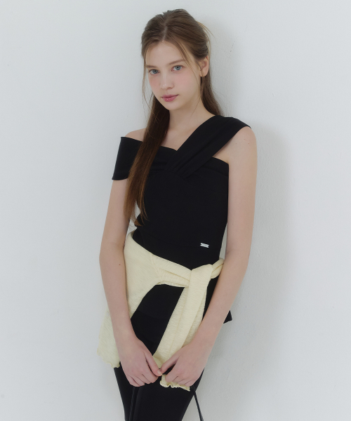 MICANE（ミケーネ）の「セネディペプラムオフショルダーティ（Tシャツ/カットソー・レディース・スカイブルー/ブラック/アイボリー・SMALL/MEDIUM/LARGE/X-LARGE/XX-LARGE）」の11枚目の写真