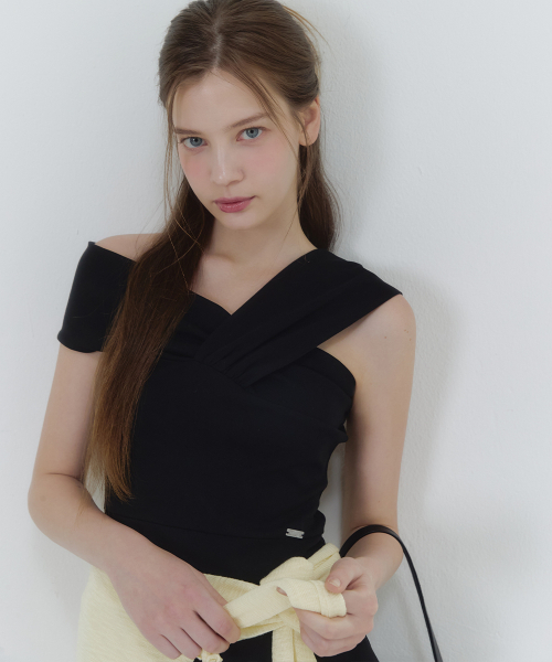 MICANE（ミケーネ）の「セネディペプラムオフショルダーティ（Tシャツ/カットソー・レディース・スカイブルー/ブラック/アイボリー・SMALL/MEDIUM/LARGE/X-LARGE/XX-LARGE）」の13枚目の写真